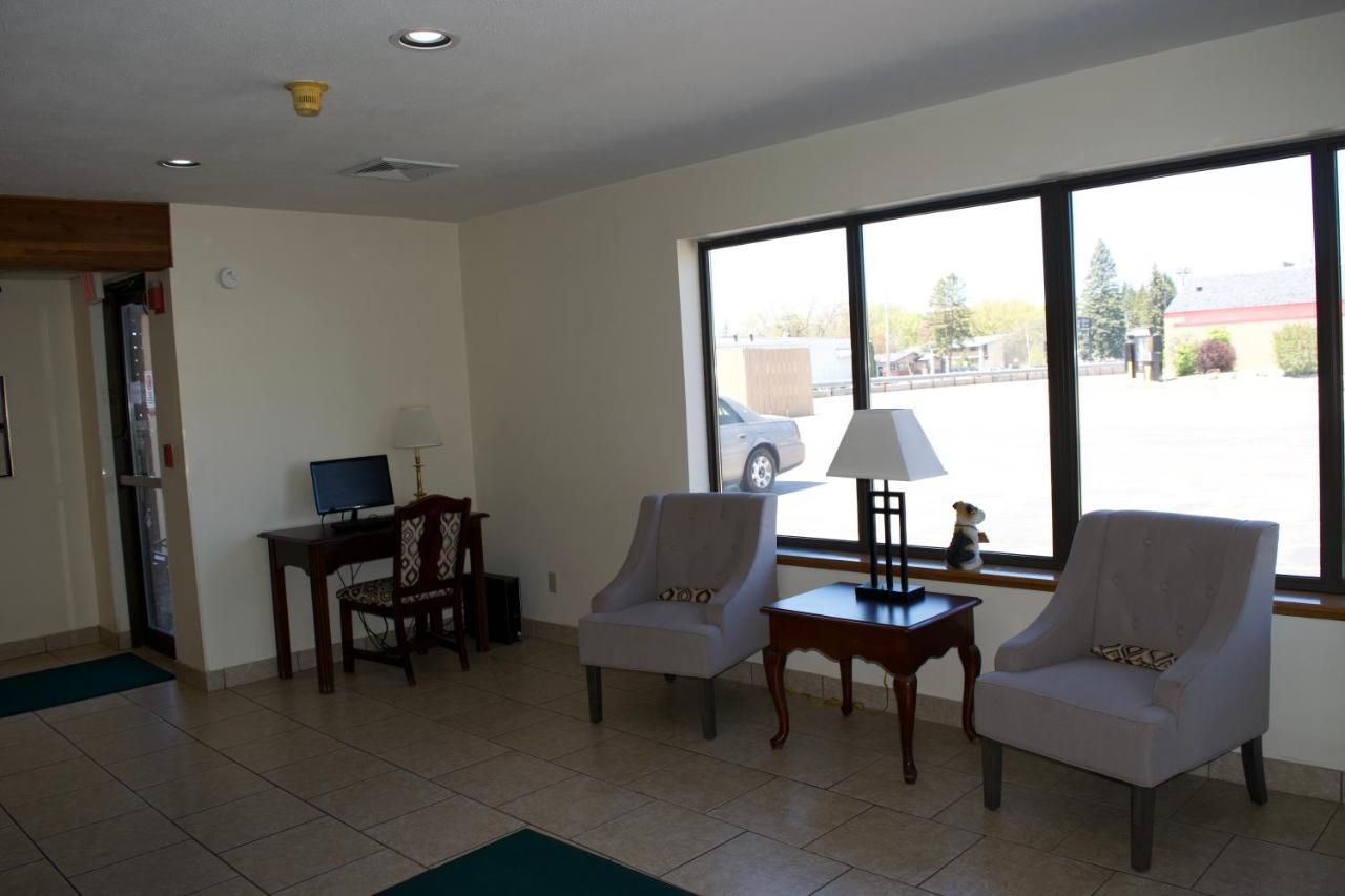 Amerivu Inn And Suites Shawano Wi Luaran gambar