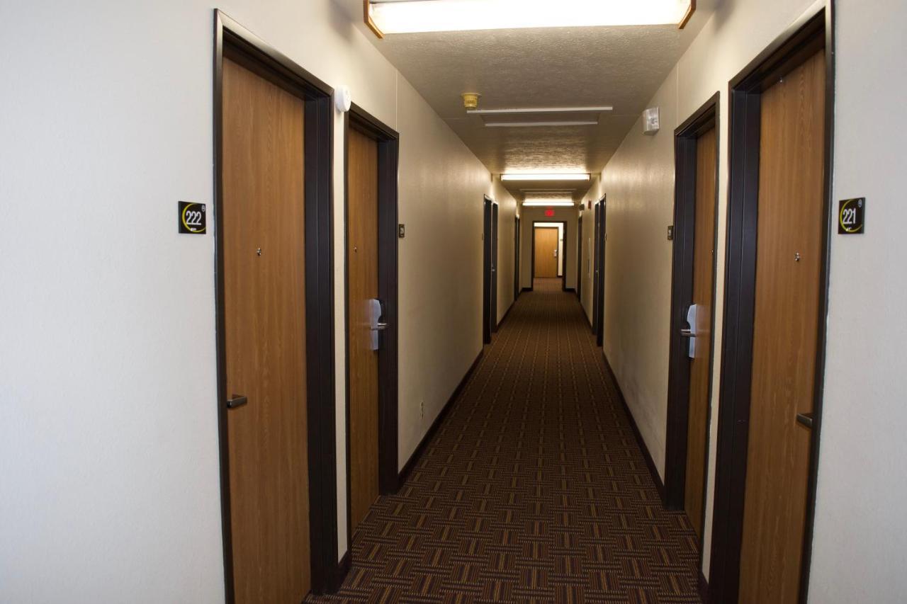 Amerivu Inn And Suites Shawano Wi Luaran gambar