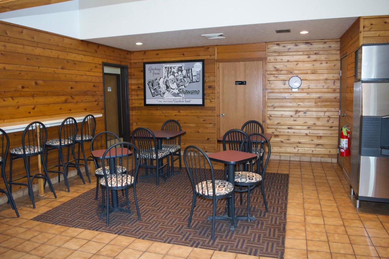 Amerivu Inn And Suites Shawano Wi Luaran gambar