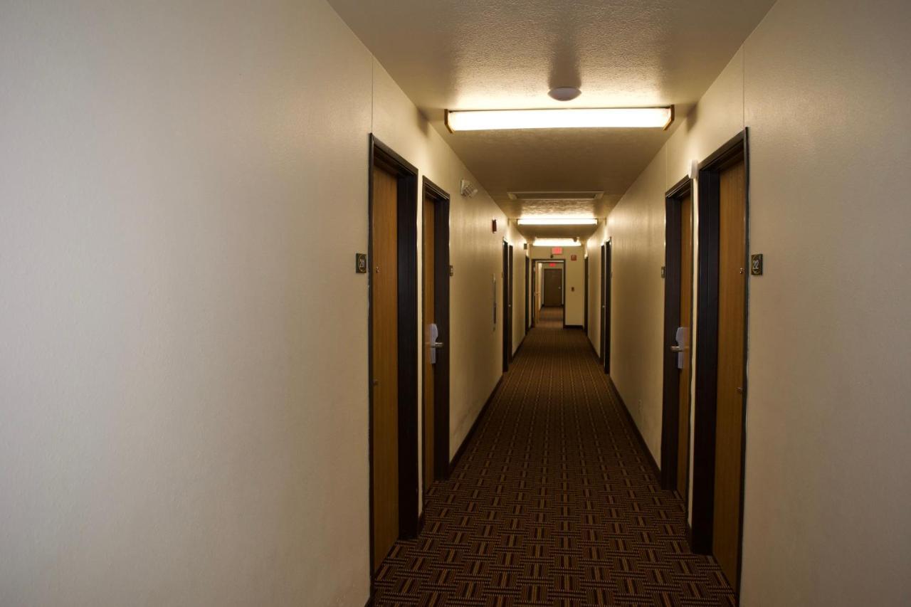 Amerivu Inn And Suites Shawano Wi Luaran gambar