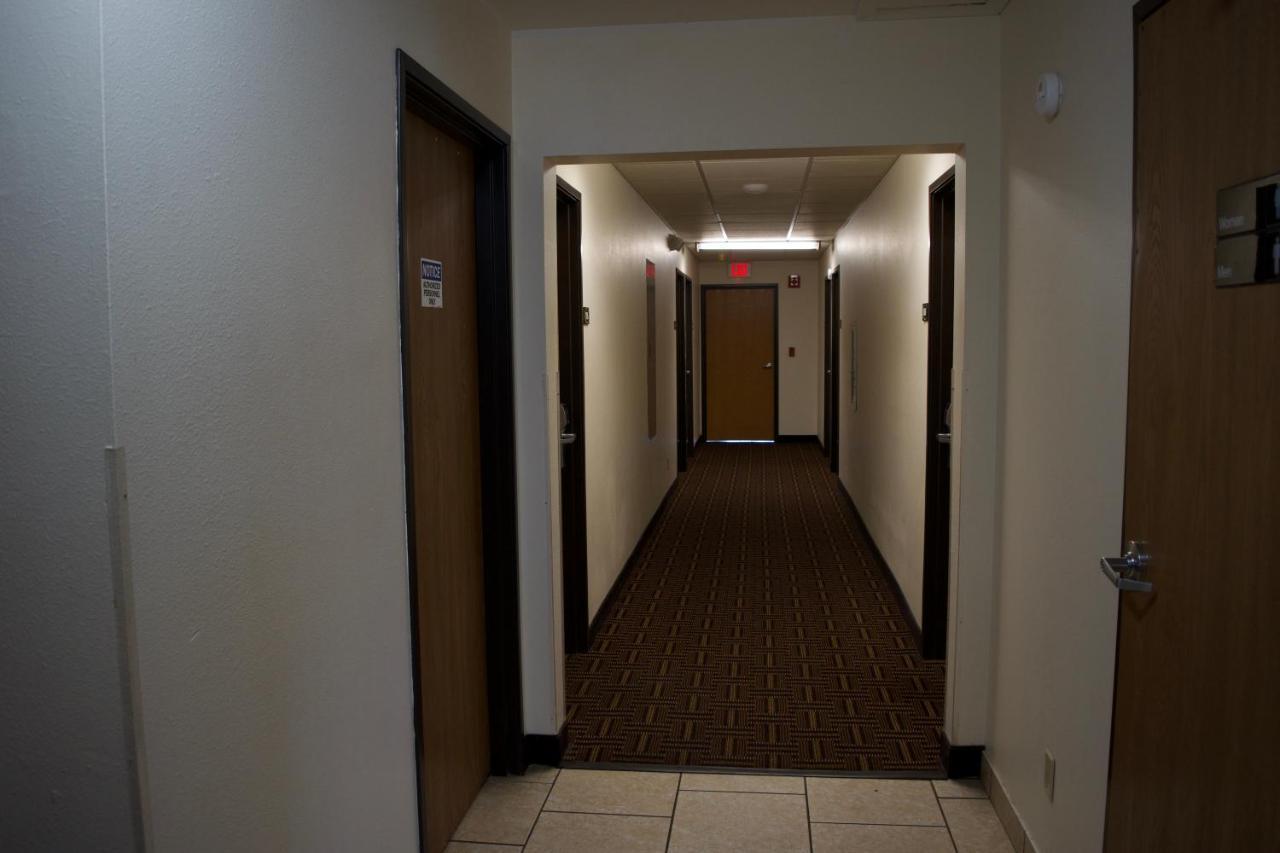 Amerivu Inn And Suites Shawano Wi Luaran gambar