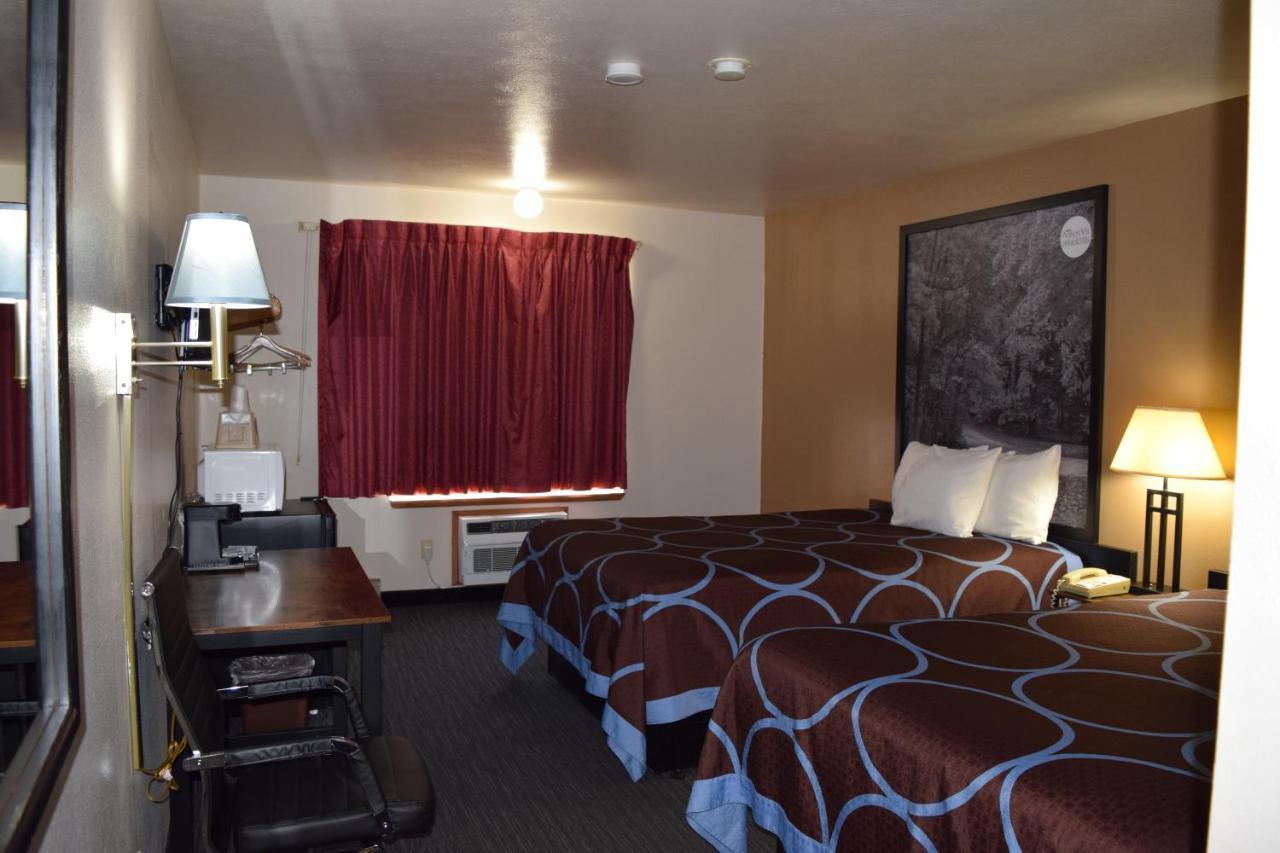 Amerivu Inn And Suites Shawano Wi Luaran gambar