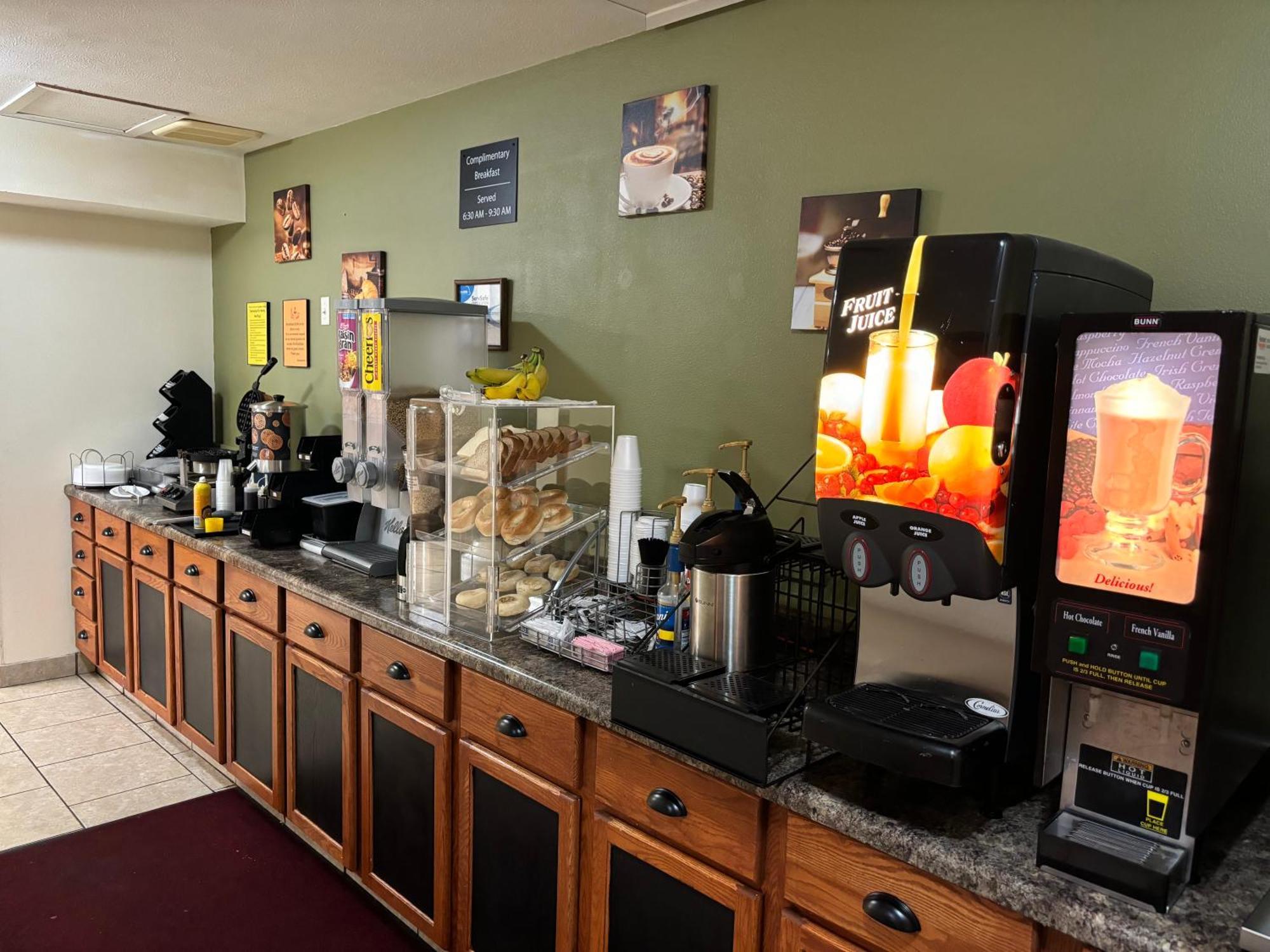 Amerivu Inn And Suites Shawano Wi Luaran gambar